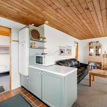 Kirsa - 200m To The Fjord By Interhome