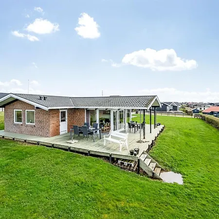 Kirsa - 200m To The Fjord By Interhome Feriehus